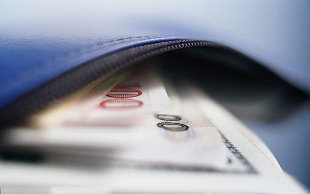 美国经济衰退风险上升至40%，美元面临长期贬值压力